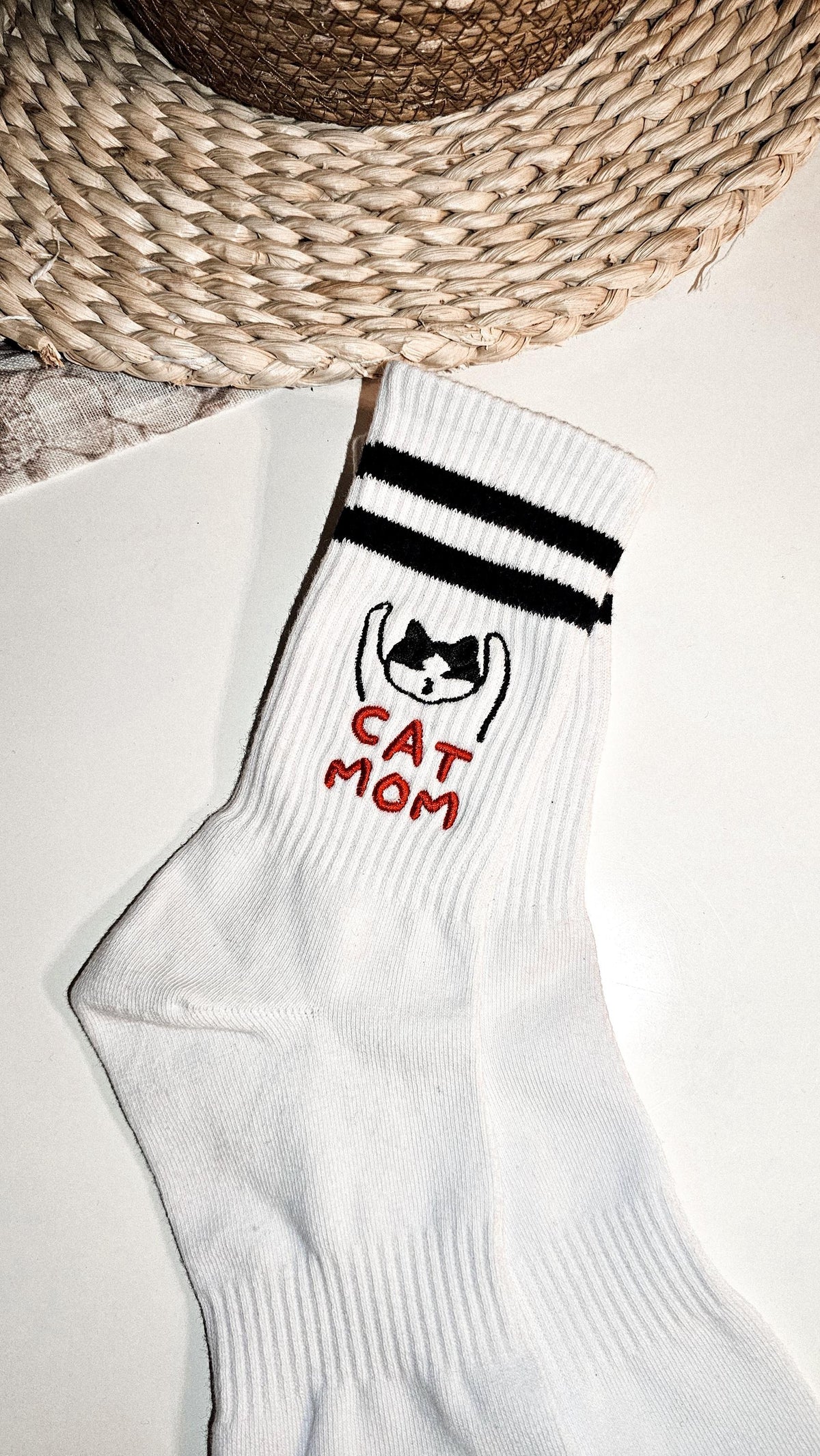 Tynora Women's Embroidered Cat Socks , Soft Crew Socks for Cat Lovers